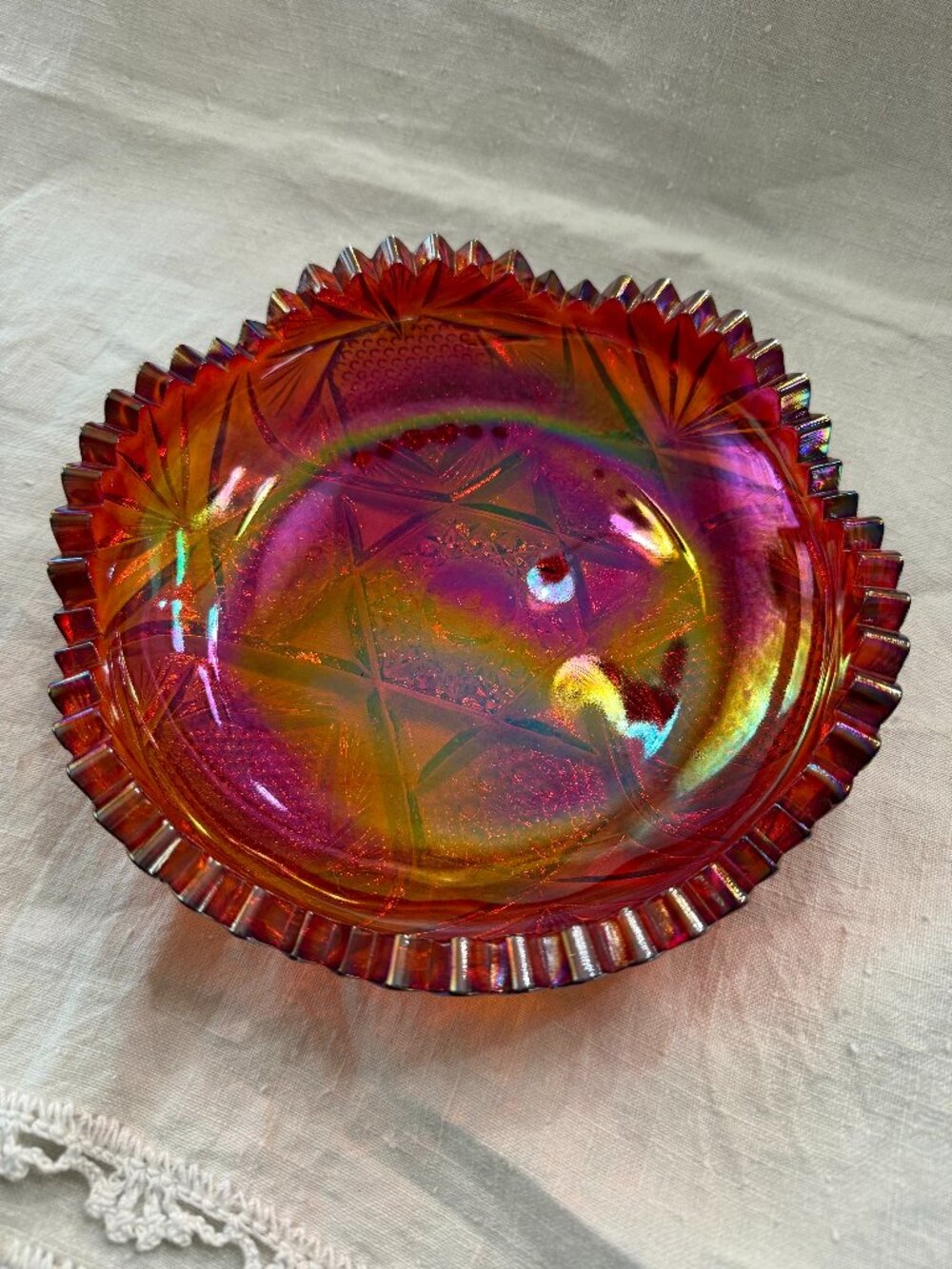 L.E. Smith Carnival Glass Shallow Bowl, Ruby Red, "Comet in the Stars"